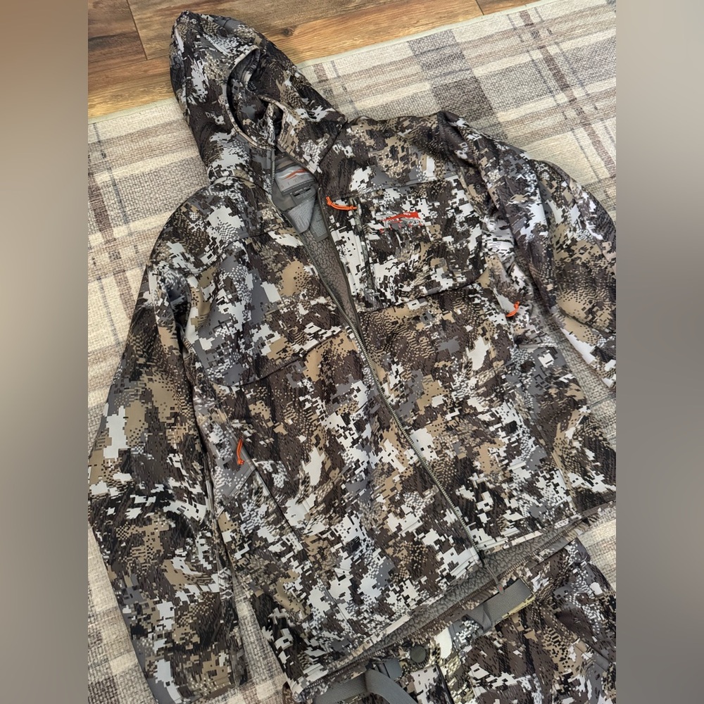 Sitka Digital Camo Hunting Set NWOT